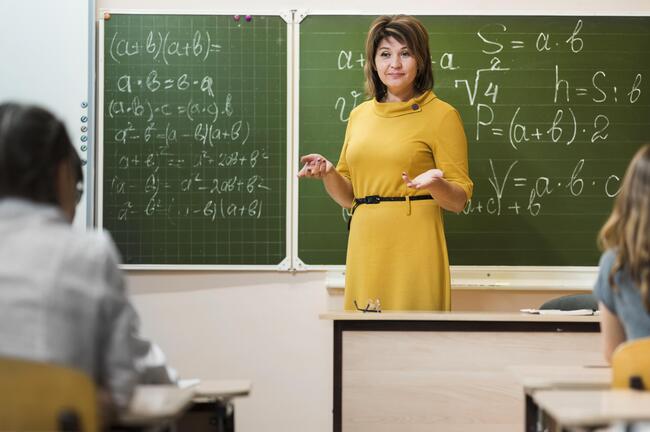 Учитель математики: что нужно и какие предметы сдавать, сколько и где  учиться, как стать преподавателем?